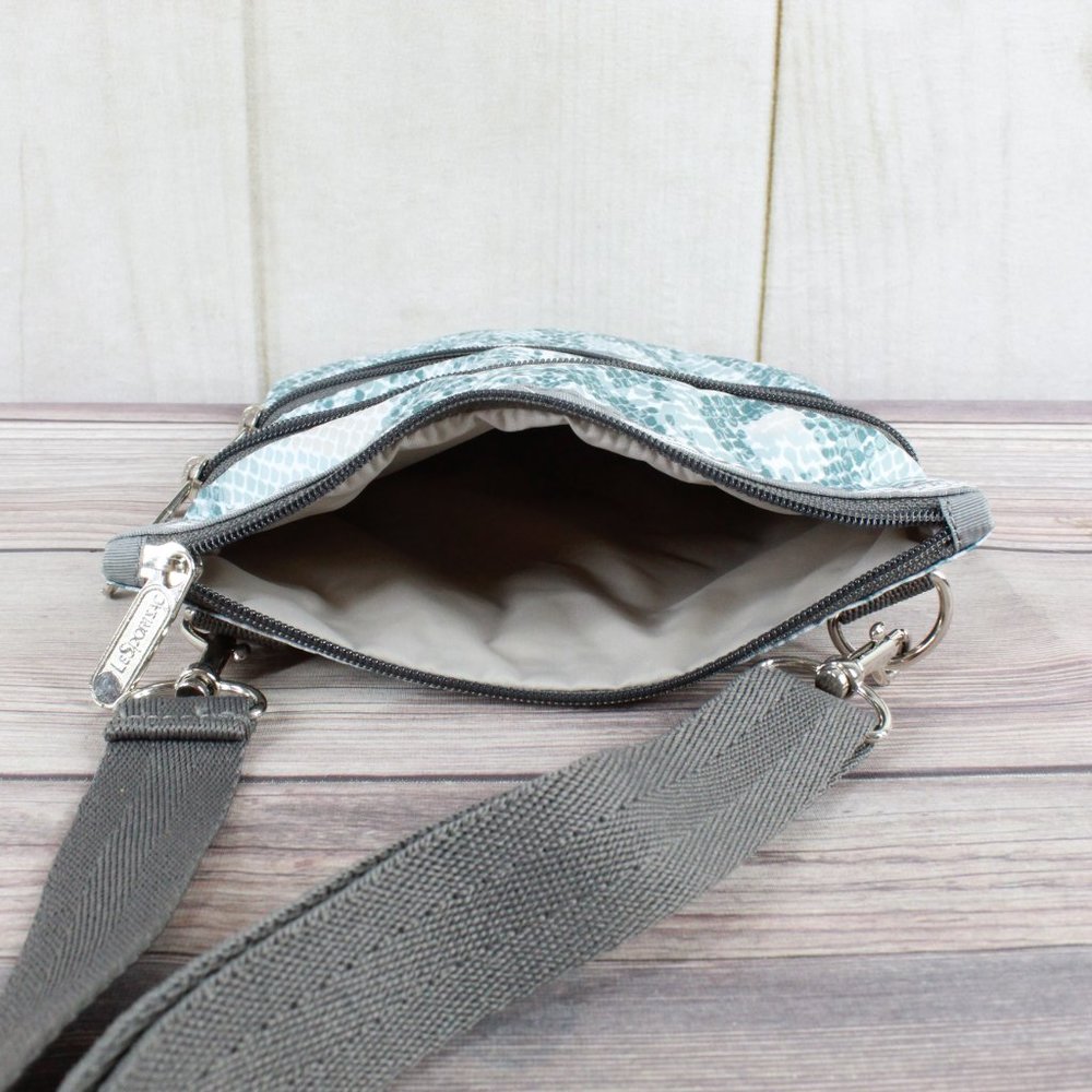 Le SportSac Green 100% Polyester Crossbody Bag Handbag Purse Travel - Picture 8 of 10